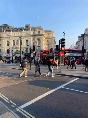 Kristīnes ceļš uz darbu.