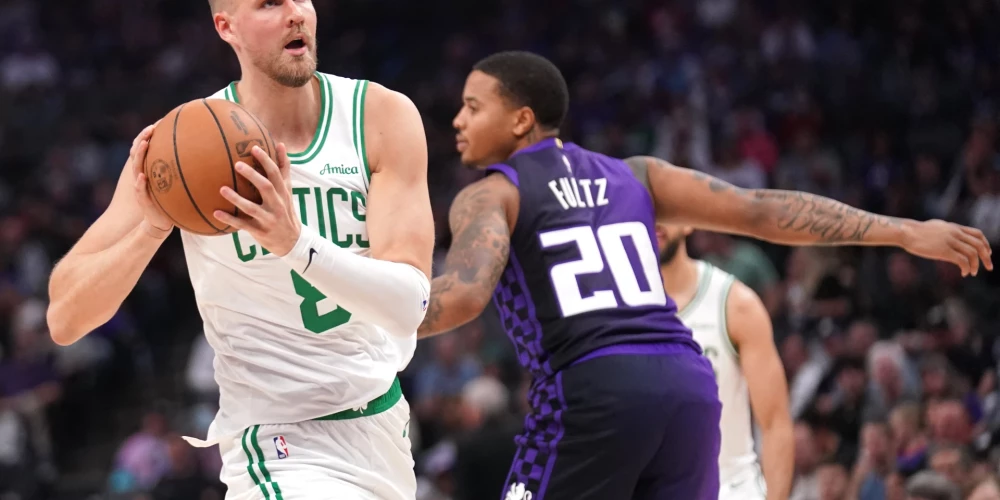 Latvijas basketbolists Kristaps Porziņģis pirmdien guva 16 punktus Nacionālās basketbola asociācijas spēlē un kopā ar Bostonas "Celtics" komandu svinēja uzvaru..