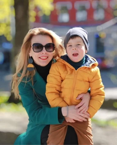 Елена Вихрова с сыном.