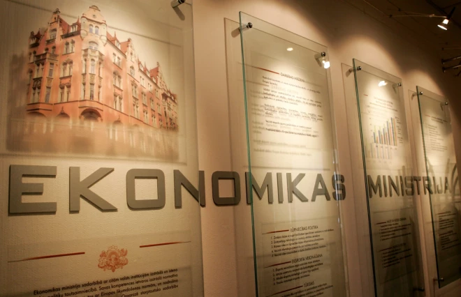 Ekonomikas ministrija: “Vietējais vērtspapīru tirgus ir attīstības stadijā un pašlaik nav pietiekami augstas kvalitātes investīciju iespēju, kuras atbilstu pensiju fondu vajadzībām.”