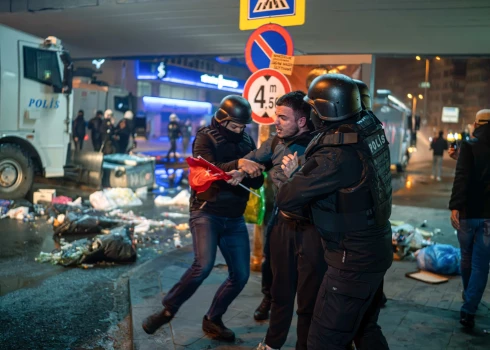 Turcijā 55 cilvēki aizturēti par Erdogana apvainošanu. 