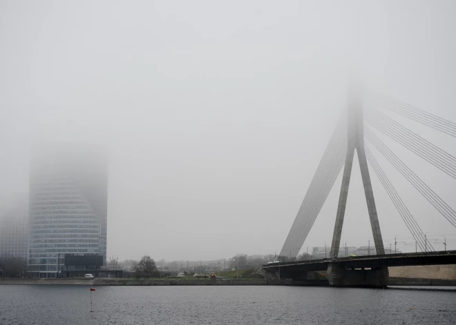 В среду дожди пройдут по всей Латвии, местами ожидается туман