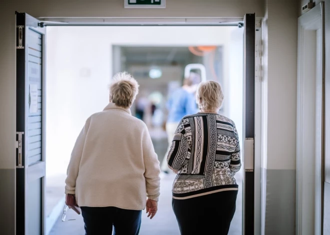 Ko darīt, ja seniors vairs netiek galā ar bankas lietām?