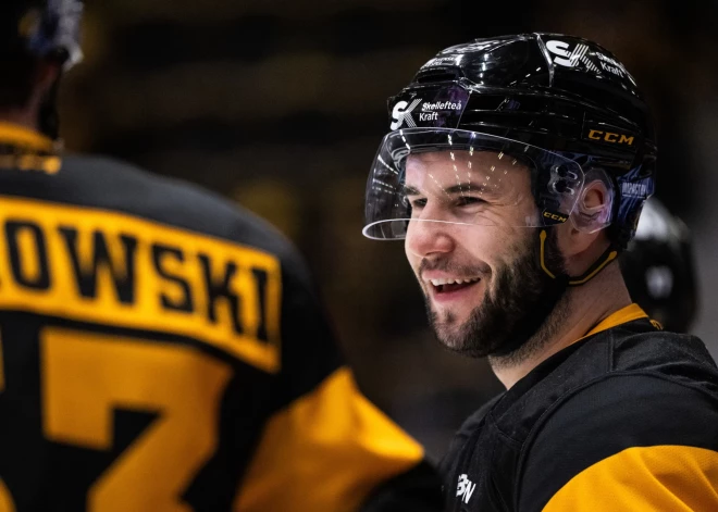 Jaks un Mamčics rezultatīvi Čehijas ceturtdaļfinālā; Dzierkals galvenais varonis Zviedrijā