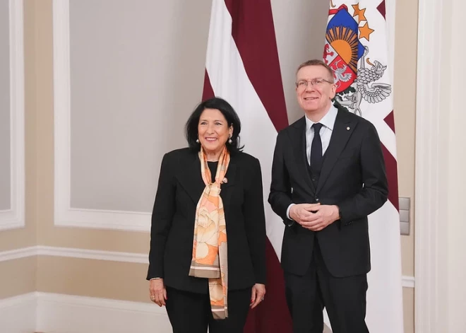 Rinkēvičs Rīgas pilī uzņēmis bijušo Gruzijas prezidenti. "Vairums gruzīnu atbalsta virzību uz Eiropas Savienību!"
