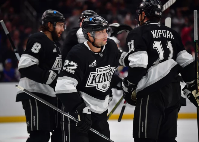 "Kings" hokejistiem ceturtā uzvara pēc kārtas; "Golden Knights" drošs panākums