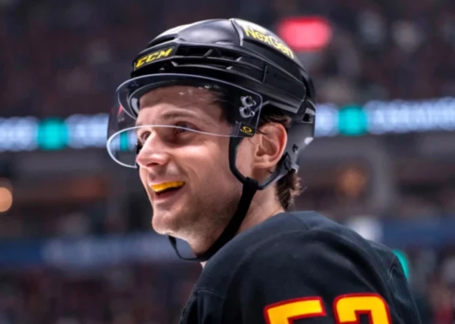 Bļugera vārti palīdz "Canucks" nokautēt "Islanders". VIDEO