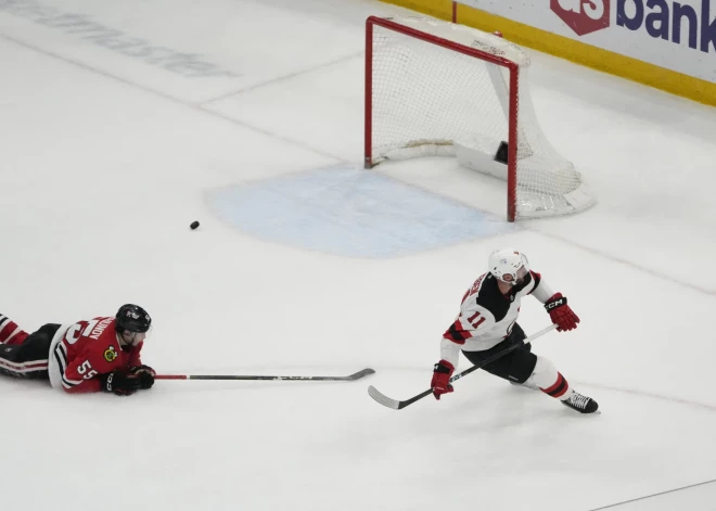 "Blackhawks" neveiksmes turpinās; "Stars" nosargā uzvaru