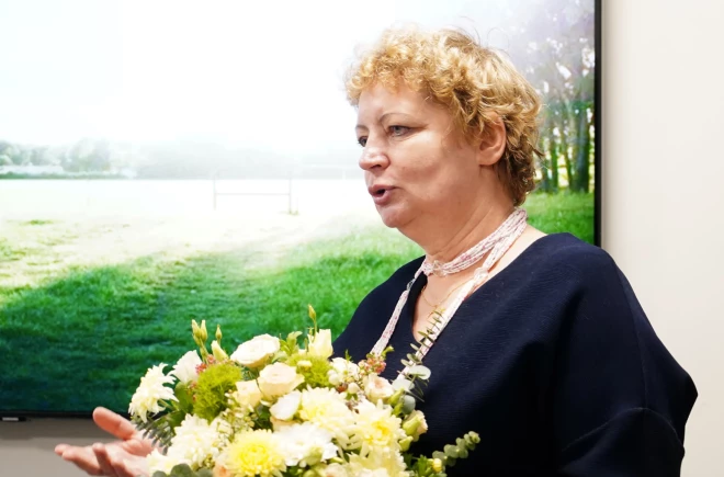 Labklājības ministrijas Sociālo pakalpojumu un invaliditātes politikas departamenta vecākā eksperte Elvīra Kursīte: “Pakalpojumu kvalitāte atšķiras – tā ir atkarīga gan no pašvaldības iespējām, gan no katras iestādes pieejas darbam.”