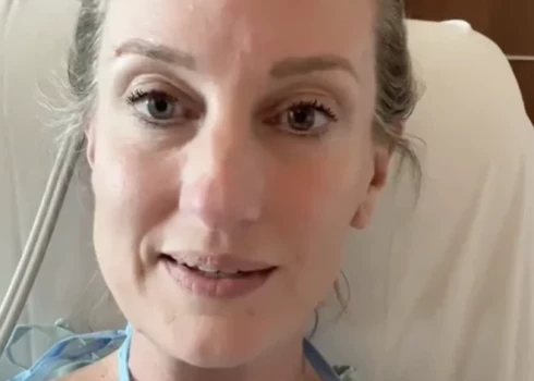 46-летняя Никки, мать двоих детей, поделилась своим опытом в TikTok