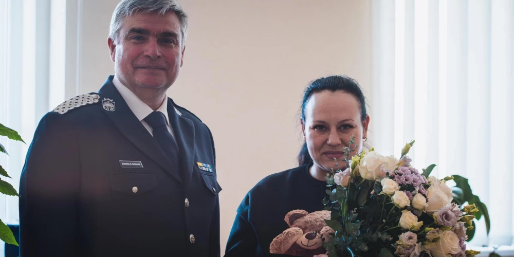 Valsts policija atklāj, ka jaundzimušo māte ir Valsts policijas Galvenās kriminālpolicijas pārvaldes darbiniece.