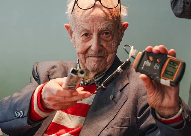 "Ir jākustas un jāsaglabā humors!" Rīgā šogad sveikti 35 simtgadnieki