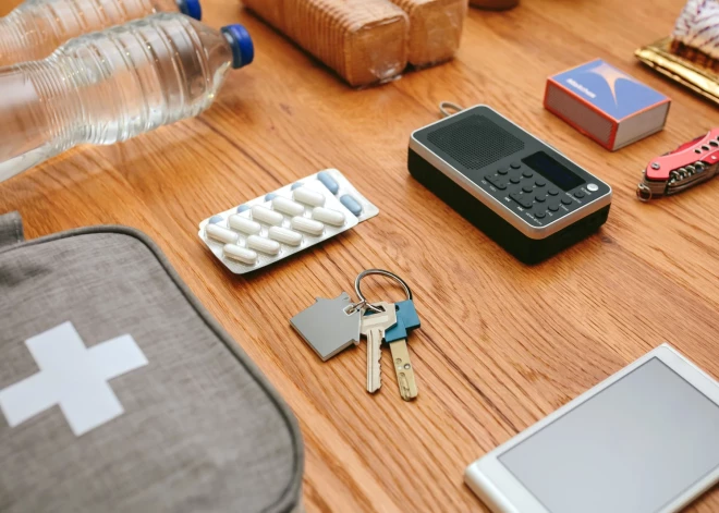 ES aicina iedzīvotājus sagatavot 72 stundu krīzes somu, reaģējot uz pieaugošajiem draudiem