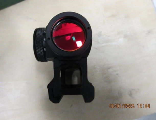 Kopējais tiesību īpašniekiem novērstais kaitējums pēc atbilstošu oriģinālo preču vērtības ir aptuveni 25 600 eiro.