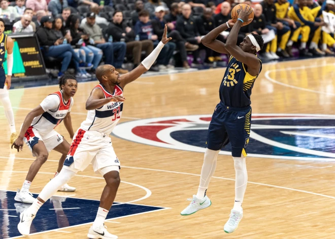 NBA līdervienības turpina uzvarēt; "Pacers" labo rekordus, "Lakers" zaudē pēdējā sekundē