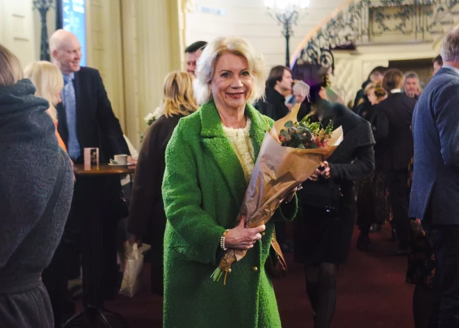 27 марта на Большой сцене Латвийского Национального театра состоялась премьера праздничного концерта ко Дню театра - "Идет как по маслу" ("Iet kā smērēts") в постановке режиссера Мартиньша Эглиенса.