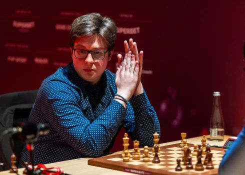 Kirils Ševčenko domā nākamos gājienus.