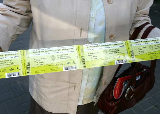 Skolu jaunatnes dziesmu un deju svētku biļešu tirdzniecībai pieteikušies divi pretendenti