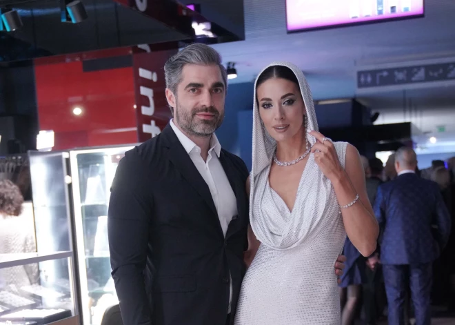 Piektdienas vakarā, 28. martā, iepirkšanās centrā "Sky&More" valdīja izsmalcinātība un radošs izaicinājums – aizvadīts ikgadējais modes un mākslas notikums “Sky&More Fashion&Show 2025”, kas šogad norisinājās ar tematiski simbolisko nosaukumu "IMAGINE".