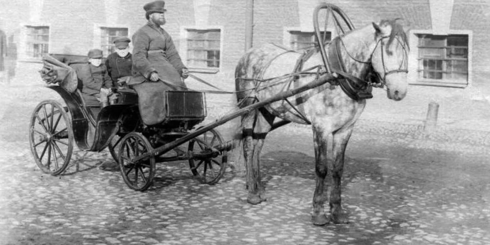 20. gadsimta 20. gadu sākumā Maskavā bija ap 5000 ormaņu, neskaitot tos, kuri ar zirgu palīdzību pārvadāja kravas.