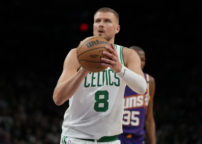 Porziņģis gūst 11 punktus un ar "Celtics" izcīna astoto uzvaru pēc kārtas
