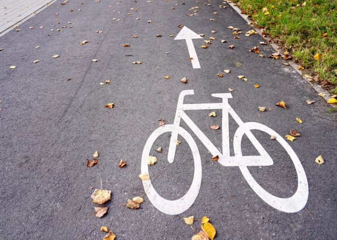 Vilhelma Purvīša ielā sākta veloceļa izbūve un seguma atjaunošana