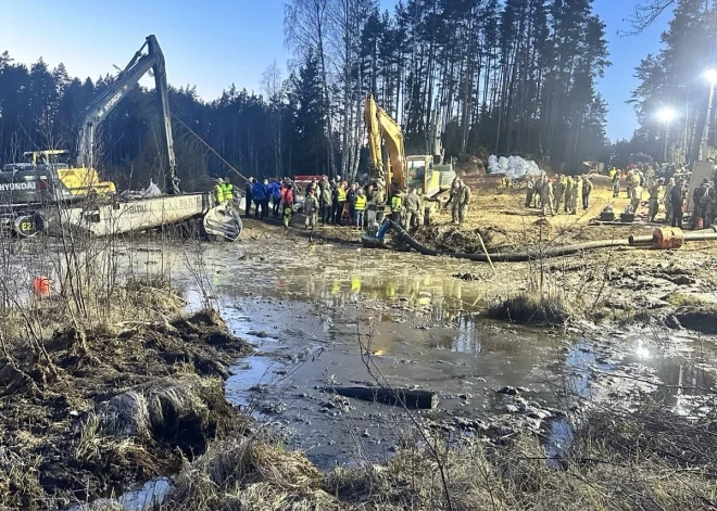 Purvs, kurā nogrima ASV bruņutransports, nemaz nebija atzīmēts kartē