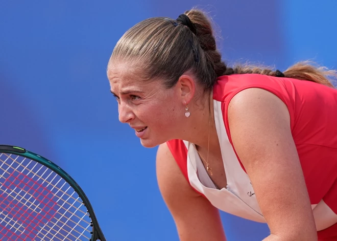 Ostapenko saglabā pozīcijas; Štrombaham jūtams kāpums