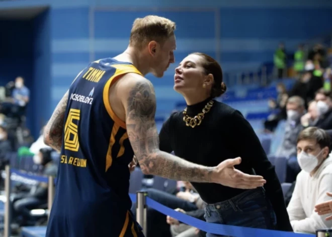 Anna Sedokova sniegusi pirmo interviju pēc Jāņa Timmas nāves un atbildējusi uz kritiku