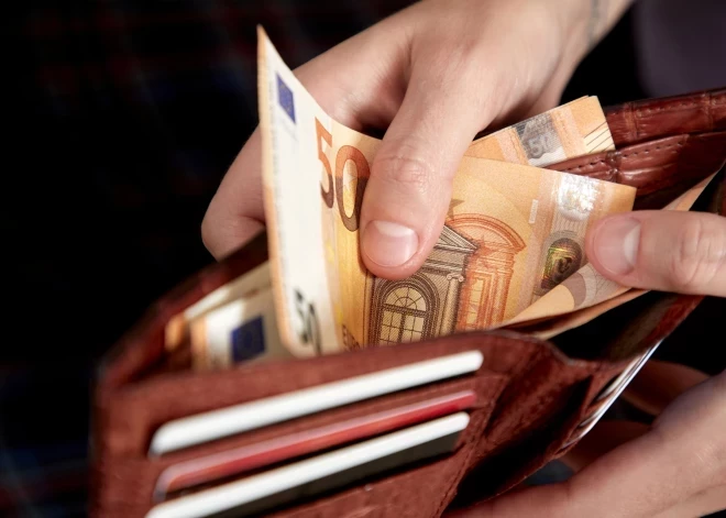 Жители Балтии привыкли, что деньги на их счетах не приносят дохода, - банкам выгодна такая неосведомленность