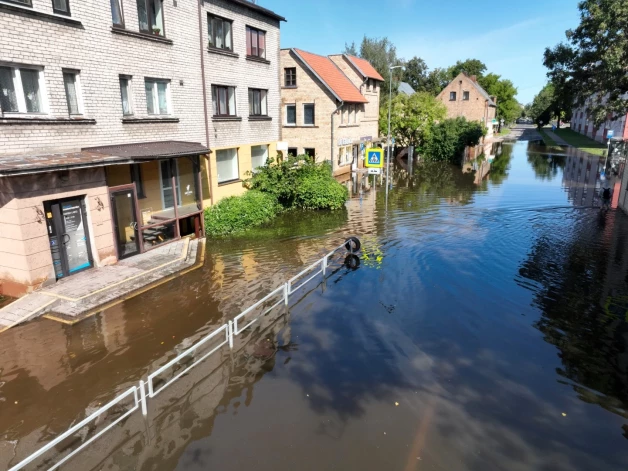 2024. gada 29. jūlija lietavu sekas Mātera ielā Jelgavā.