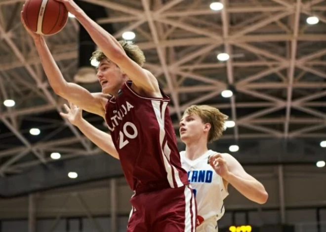 Latviešu izcelsmes basketbolists Jīnemanis pagarina līgumu ar Vācijas bundeslīgas klubu