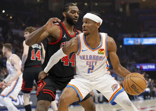 NBA līdervienībai "Thunder" 10. uzvara pēc kārtas; "Lakers" pārspēj spēcīgos "Rockets"