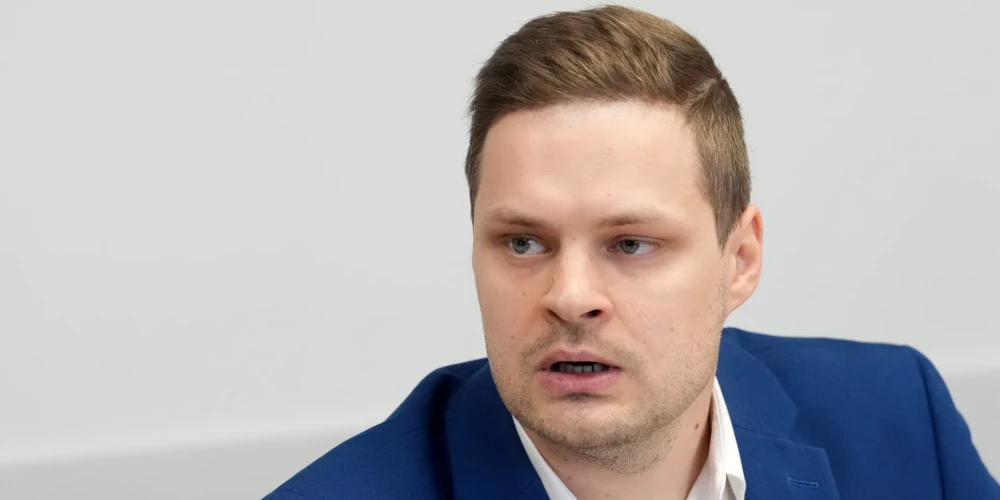 NVD direktors Āris Kasparāns sagaida, ka ārstniecības iestādes ņems vērā spēkā stājušās izmaiņas un visiem pacientiem viņu medicīniskā dokumentācija būs pieejama arī digitālā formātā.