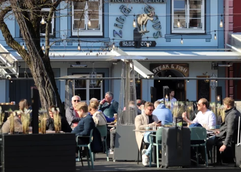 Jāatzīmē, ka, salīdzinot ar 2009.gadu, ir būtiski samazinājies to iedzīvotāju īpatsvars, kuriem patīk 1.aprīļa izjokošana (2009.gadā tie bija 90% Latvijas iedzīvotāju).