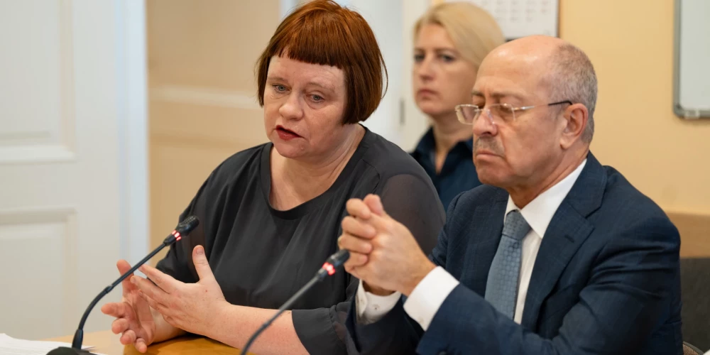 Saeimas Valsts pārvaldes un pašvaldības komisijas sēde.