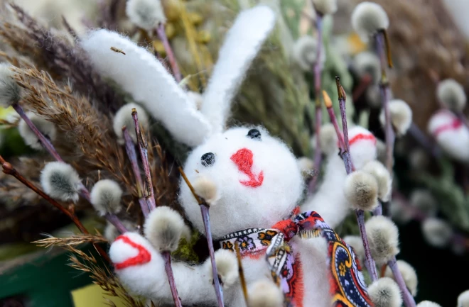 Lieldienu zaķis par pavasara saulgriežu Ziemassvētku vecīti kļuva salīdzinoši nesen – pirms 350 gadiem. Viena no versijām ir tāda, ka tā bijusi protestantu atriebība katoļiem.