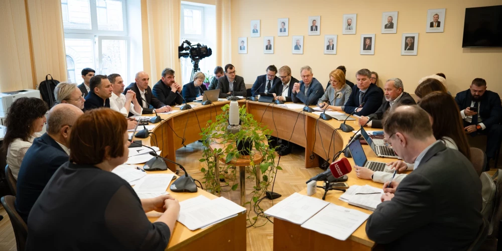 Saeimas Valsts pārvaldes un pašvaldības komisijas sēde.