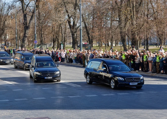 ФОТО: "Потеря их солдат - это наша потеря": в Вильнюсе попрощались с погибшими военными США