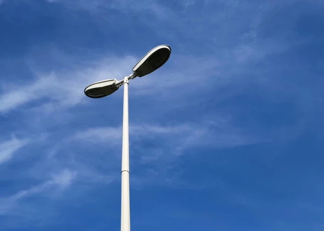 Рига переходит на умный свет: за миллион евро заменят более 2400 уличных фонарей