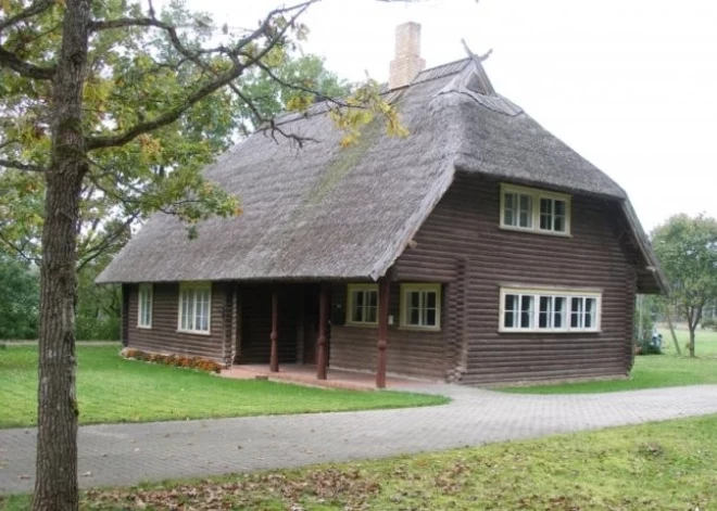 Nākamnedēļ notiks koku stādīšanas pasākums Oskara Kalpaka muzejā