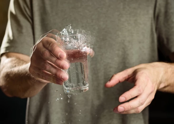 Trīc rokas: vai tas vienmēr norāda uz Pārkinsona slimību?