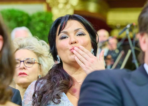 Operdziedātāja Anna Ņetrebko.