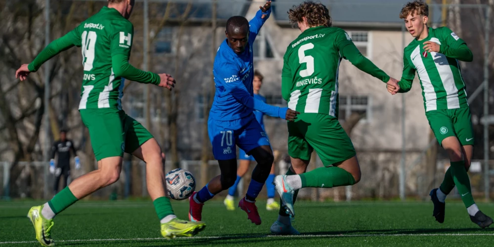 "Metta" cīnās pret Latvijas čempioni RFS (foto: Roberts Pūce, FC RFS)