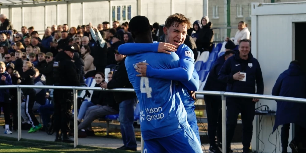 "Daugavpils" futbolisti līksmo pēc gūtajiem vārtiem (foto: Margarita Vigule)