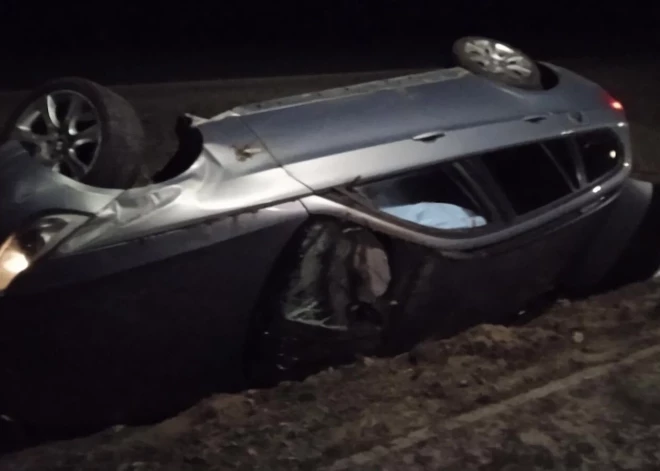 Пьяное ДТП в Улброке: нетрезвая компания угодила в канаву и пыталась скрыть, кто вел машину