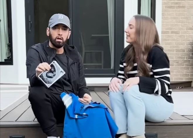 Eminems kļuvis par vectēvu