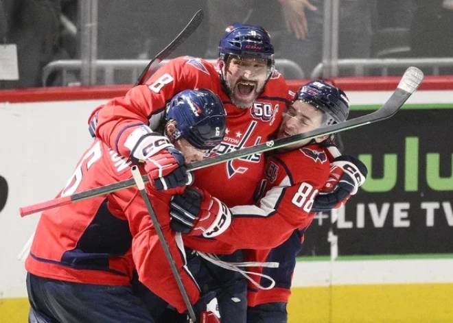 Овечкин повторил рекорд легендарного Уэйна Гретцки - и еще один гол сделает его величайшим хоккеистом