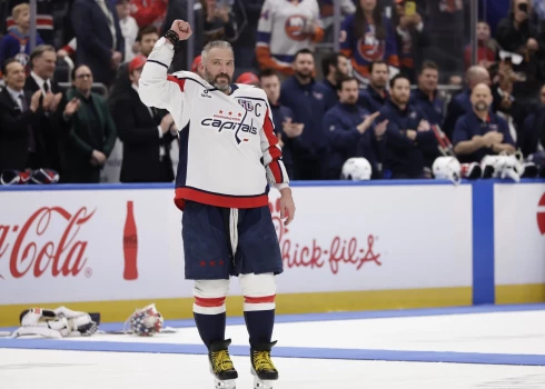 Александр Овечкин установил новый рекорд НХЛ — 895 голов.