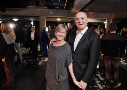 Līdz viņu kopīgi veidotajai ģimenei bija tāls ceļš - šī ir Vara trešā, Sanitas otrā laulība.